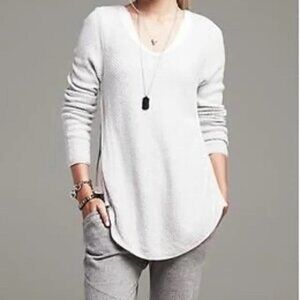 Banana Republic grey pullover v-neck sweater with side zippers Small